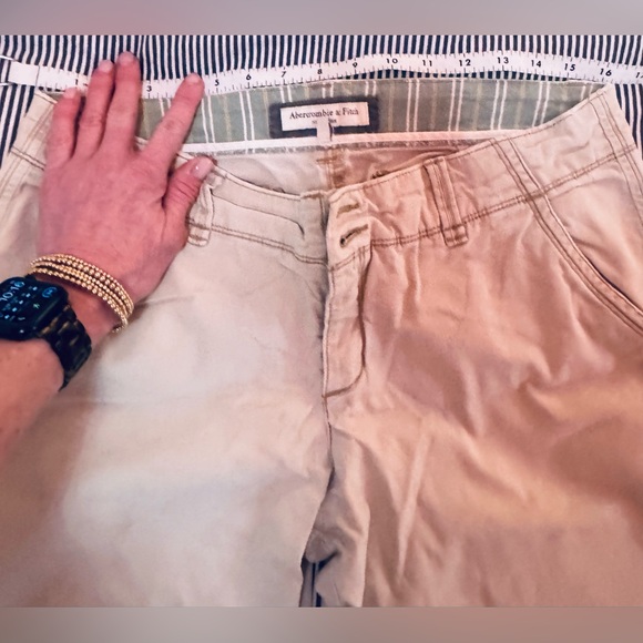 Vintage Abercrombie and Fitch, slightly flared at the bottom size 10 - Picture 9 of 10